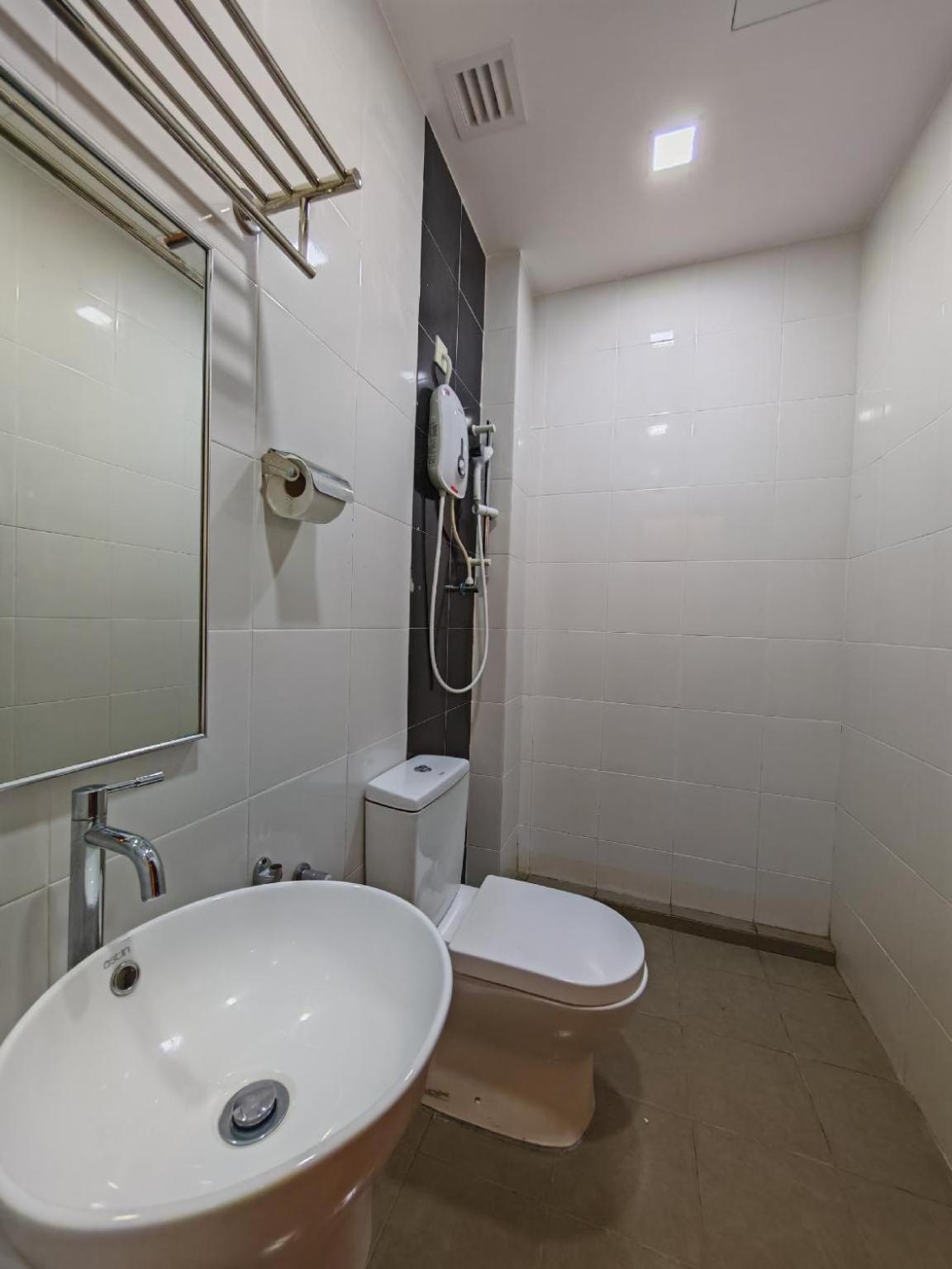 Citrine Hotel Seri Iskandar Exterior photo