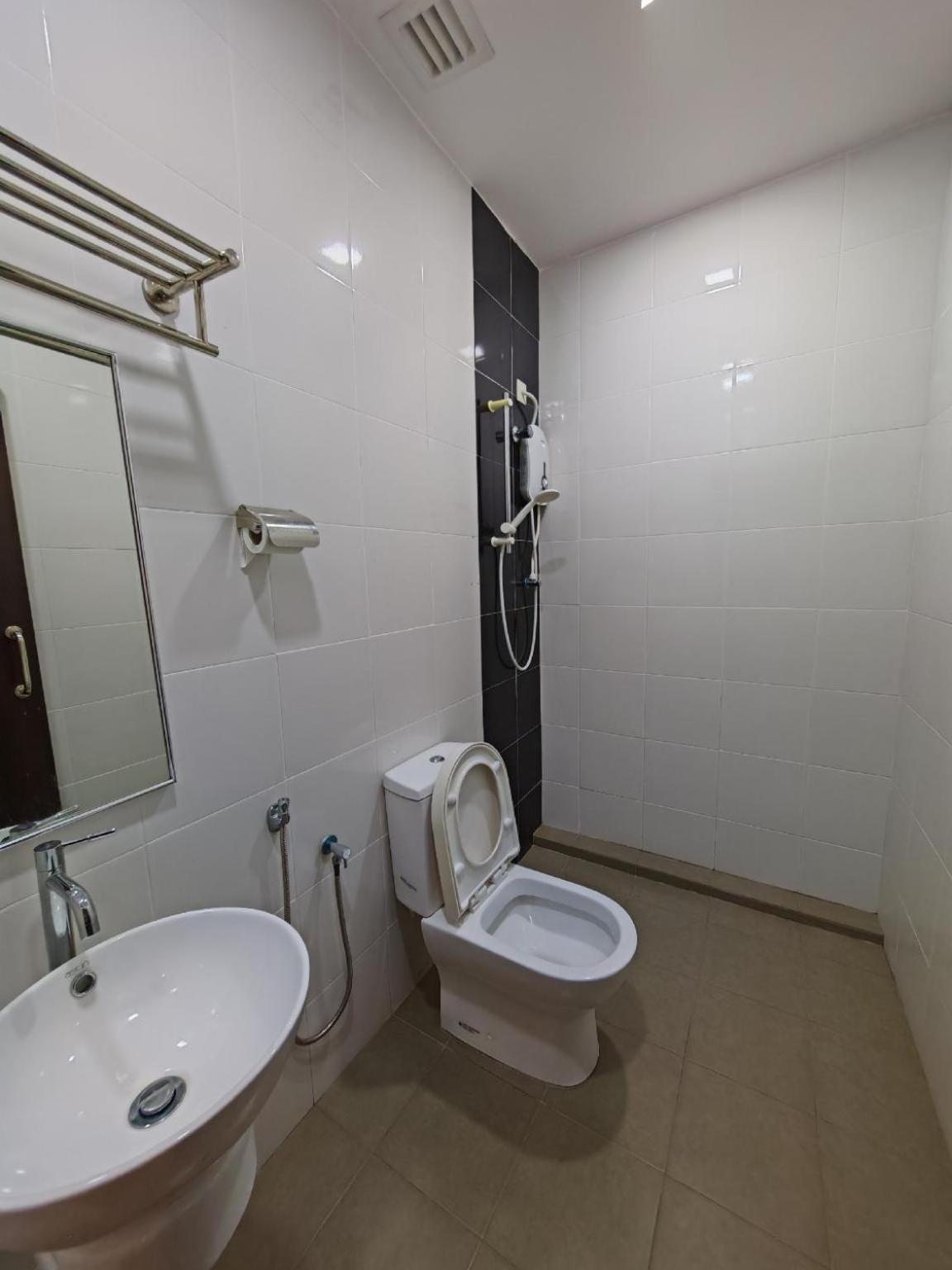 Citrine Hotel Seri Iskandar Exterior photo