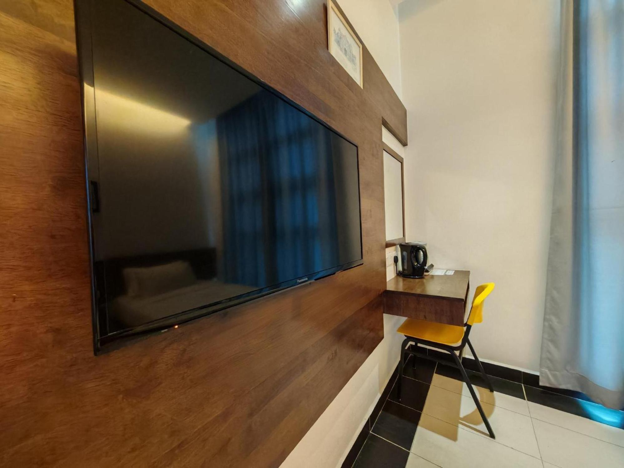 Citrine Hotel Seri Iskandar Exterior photo