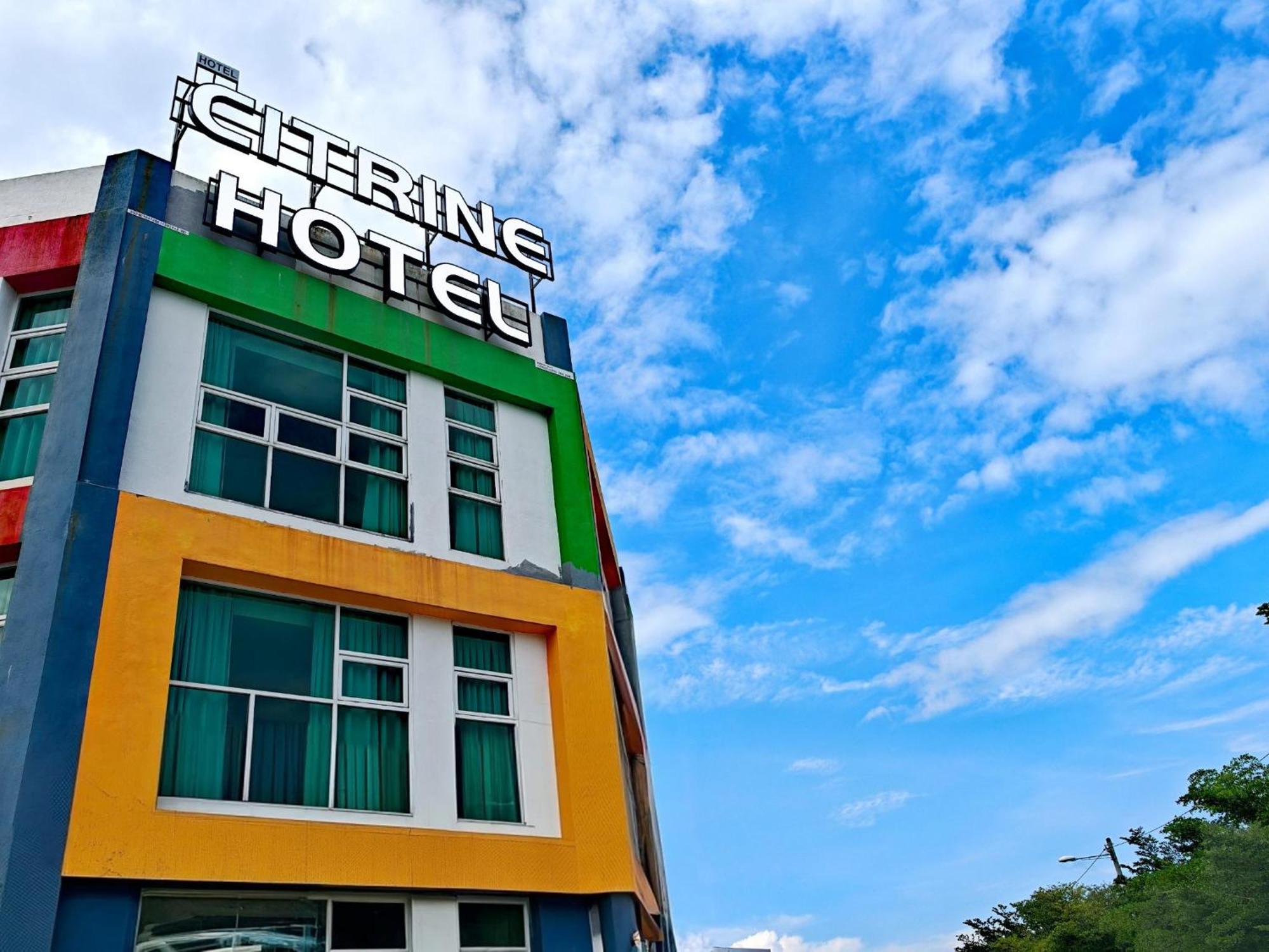 Citrine Hotel Seri Iskandar Exterior photo